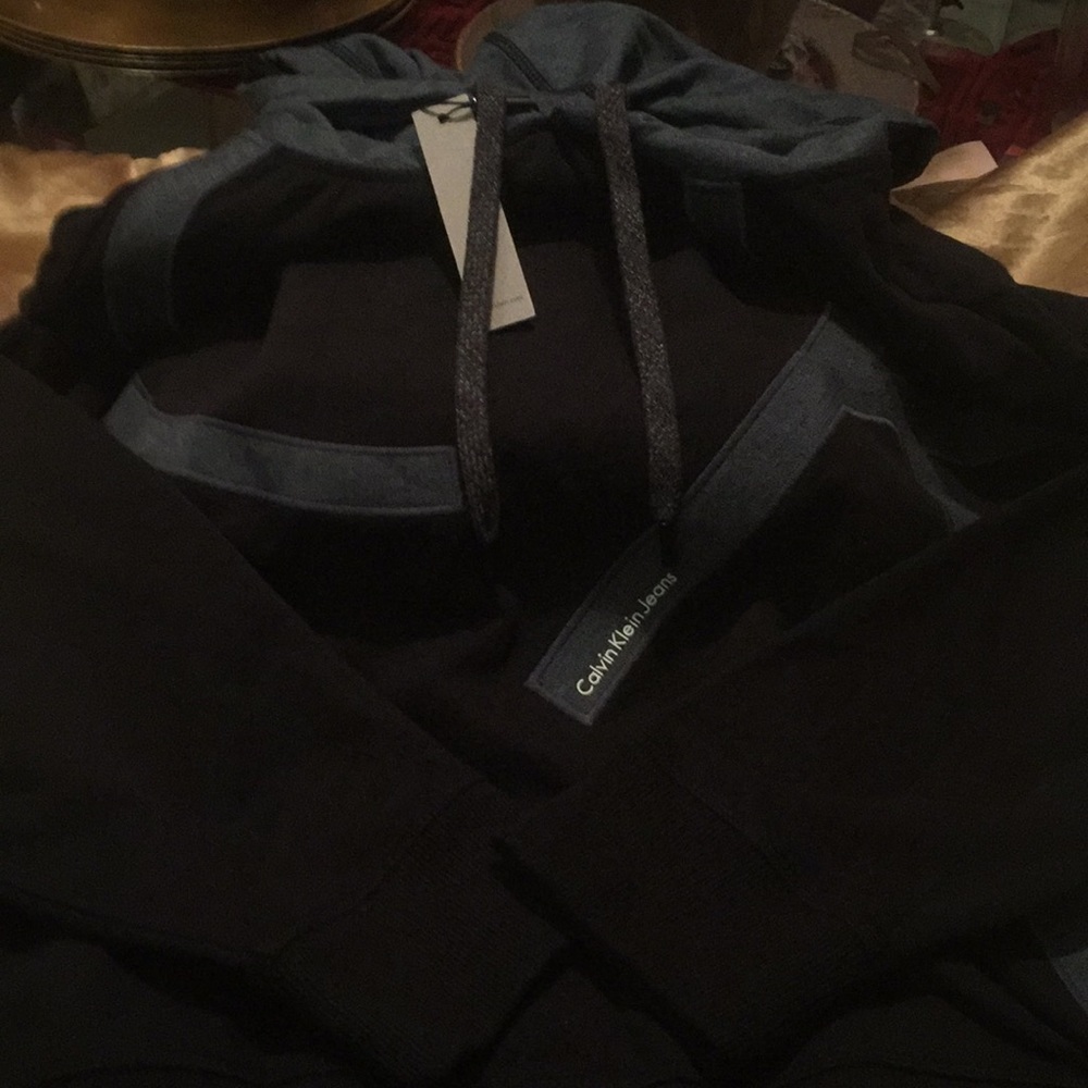 Calvin Klein Hooded Pull Over - Picture 2 of 5